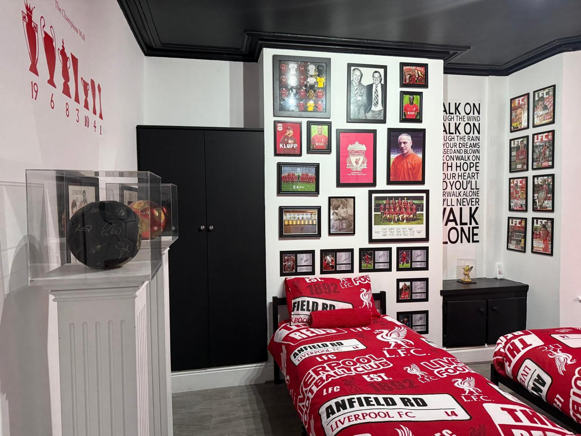 Вілла Anfield Abode - Entire Lfc Themed House Ліверпуль Екстер'єр фото